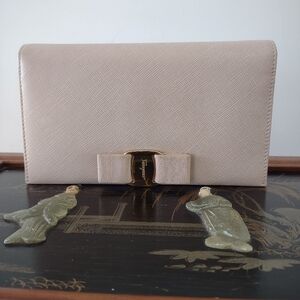 Salvatore Ferragamo Miss Vara Wallet on Chain